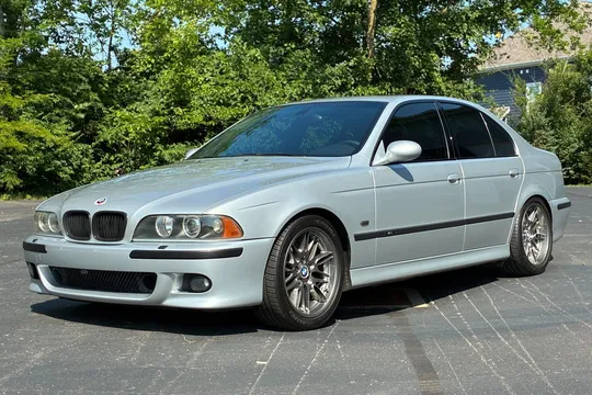 2002 BMW M5