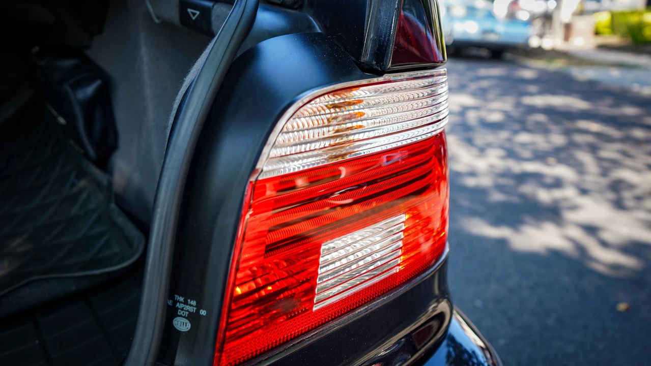 2002 BMW E39 M5 - Image 28 of 31
