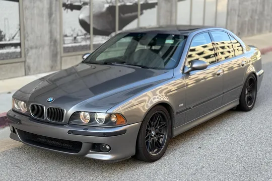 2002 BMW M5