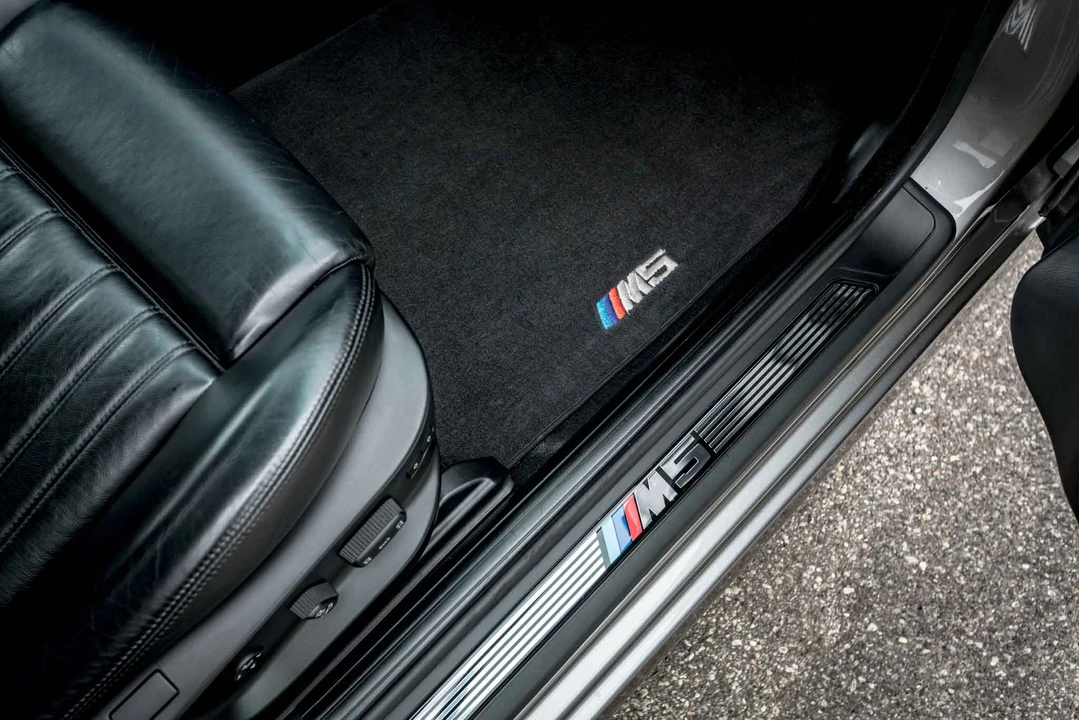 2002 BMW E39 M5 - Image 11 of 31