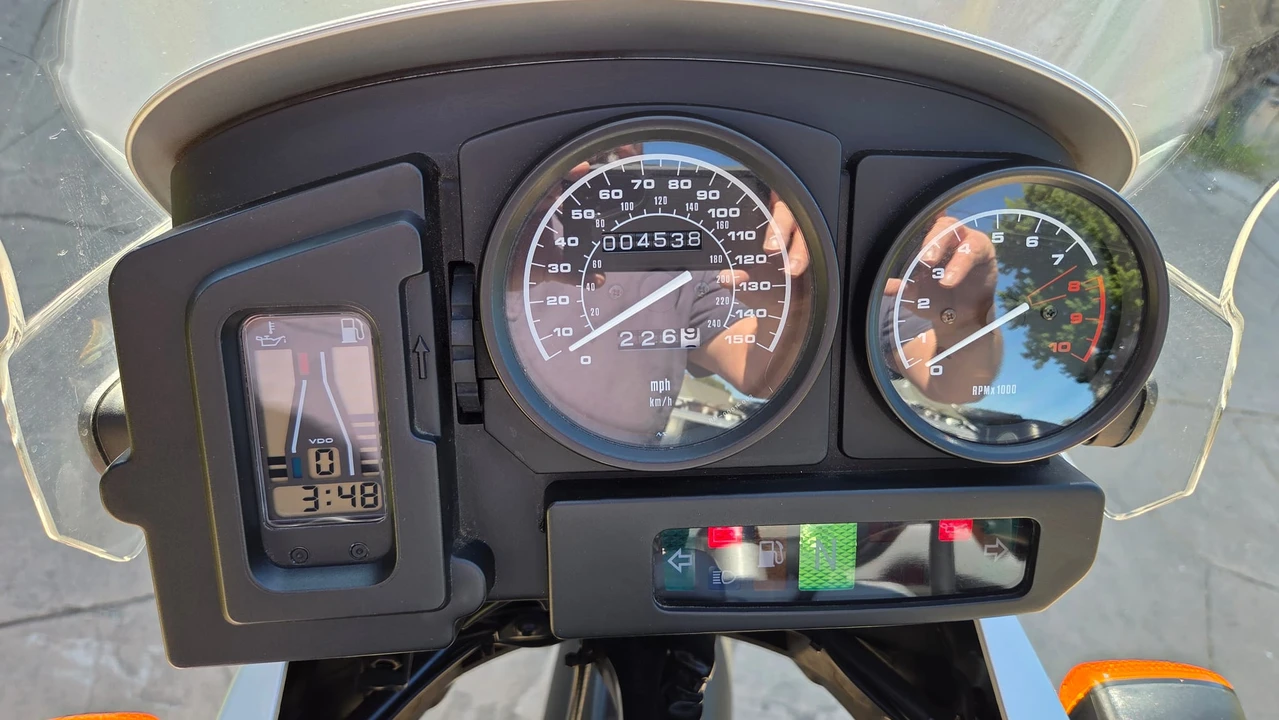 2002 BMW R1100 & R1150 & R1200 & R1250 & R1300 - Image 28 of 31