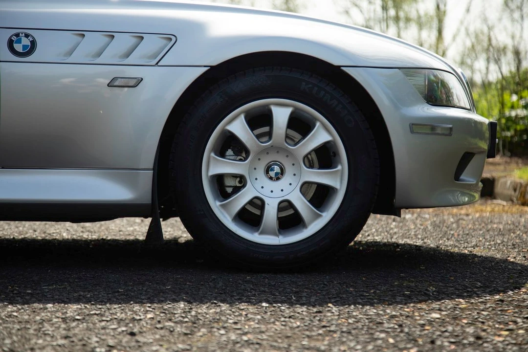 2002 BMW Z3 Roadster - Image 17 of 30