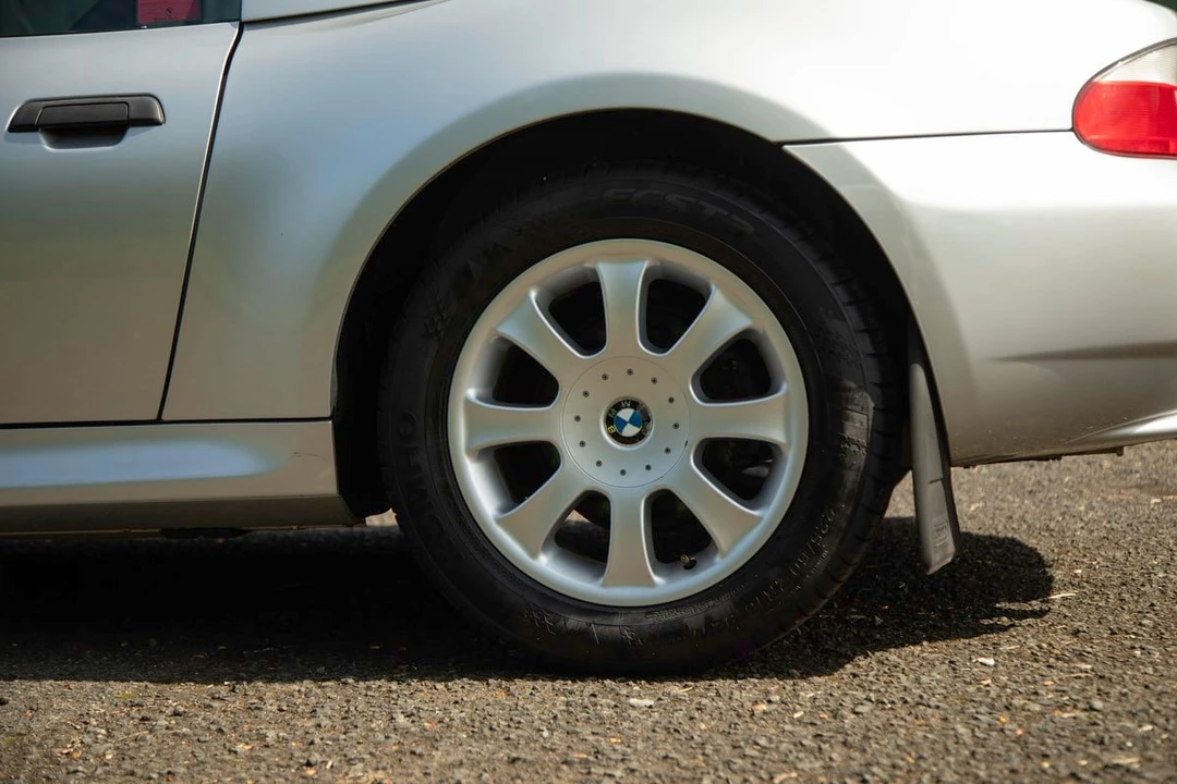 2002 BMW Z3 Roadster - Image 19 of 30