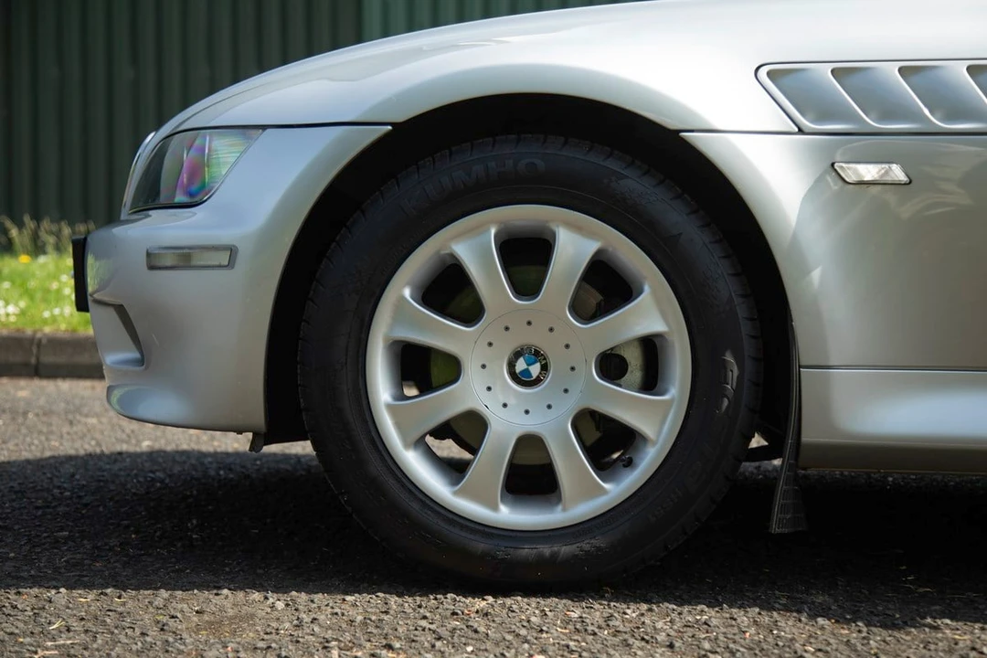 2002 BMW Z3 Roadster - Image 18 of 30