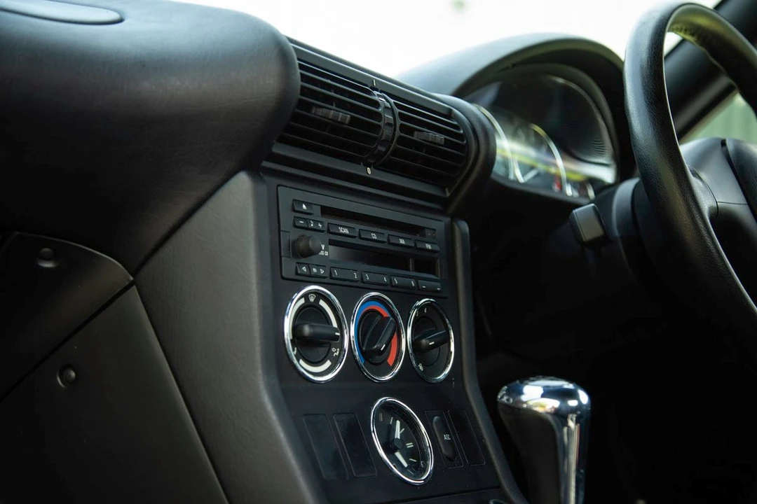 2002 BMW Z3 Roadster - Image 24 of 30