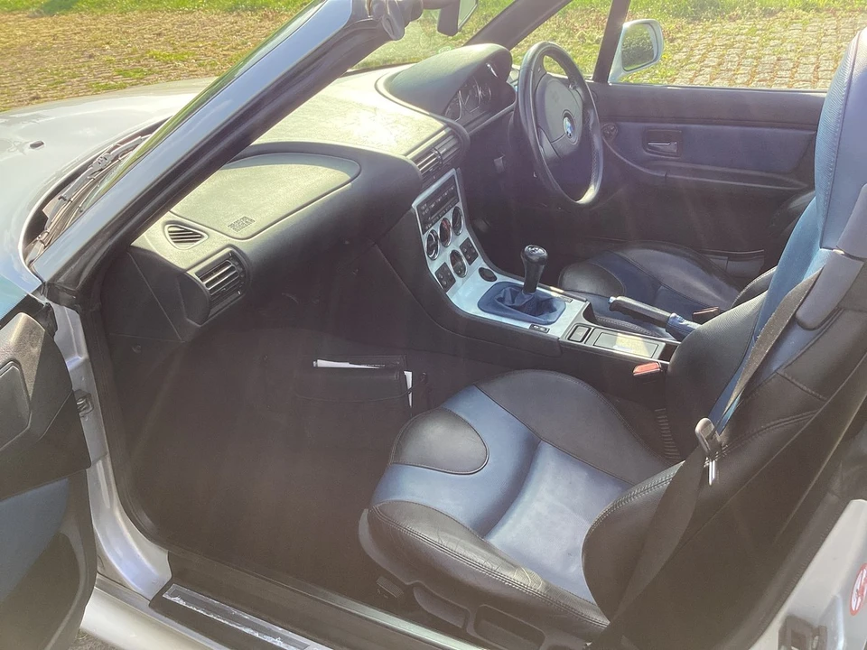 2002 BMW Z3 Roadster - Image 17 of 30