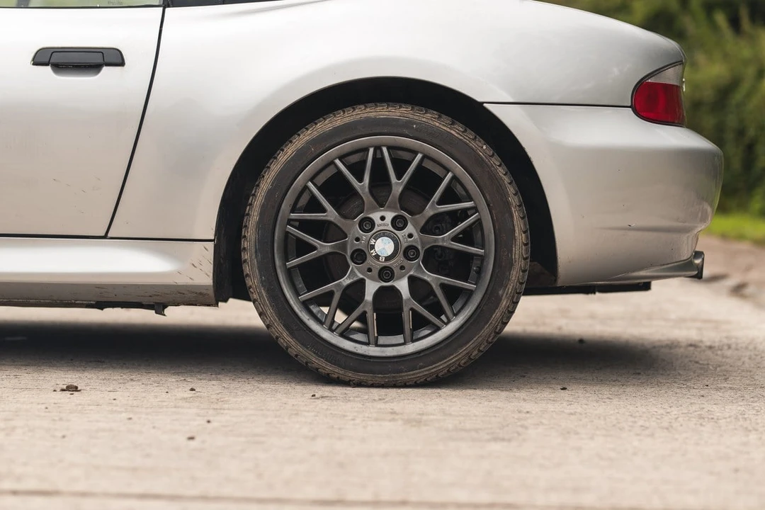 2002 BMW Z3 Roadster - Image 17 of 30