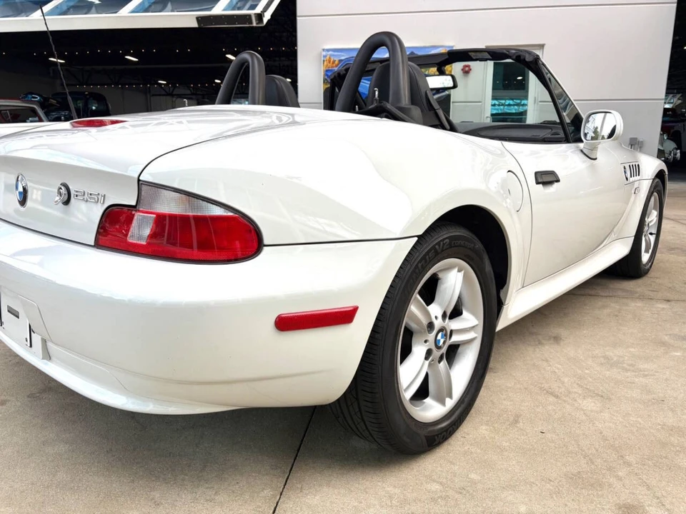 2002 BMW Z3 Roadster - Image 17 of 21