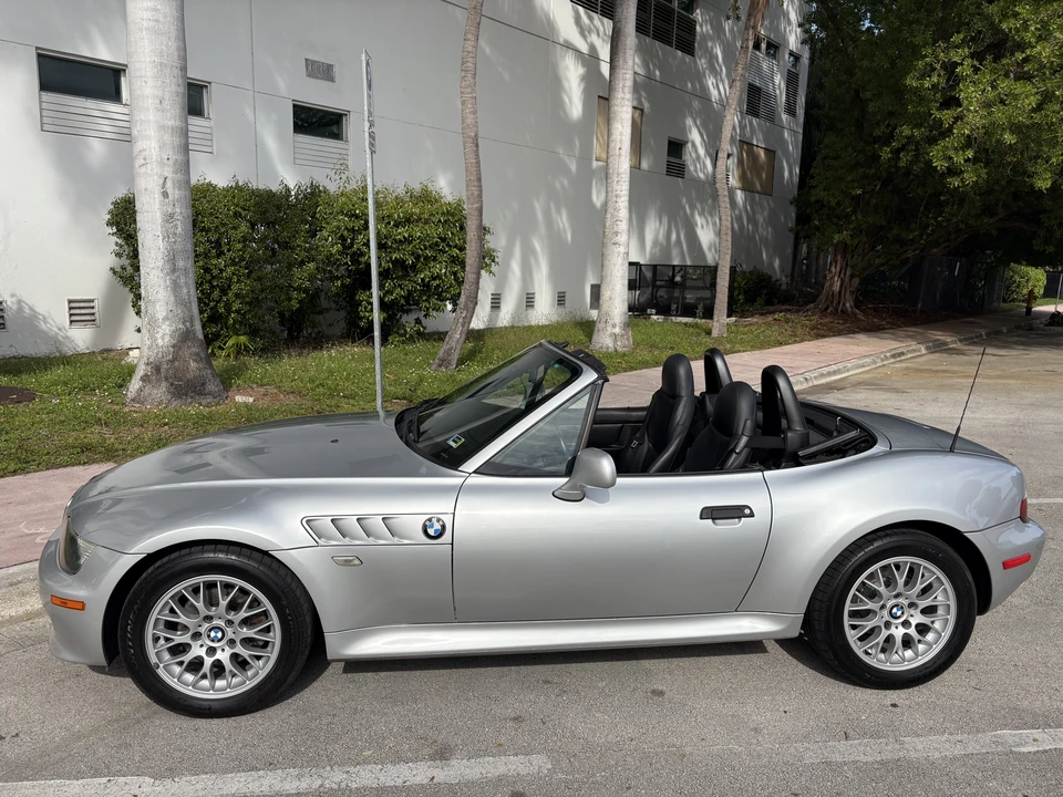 2002 BMW Z3 Roadster - Image 2 of 31