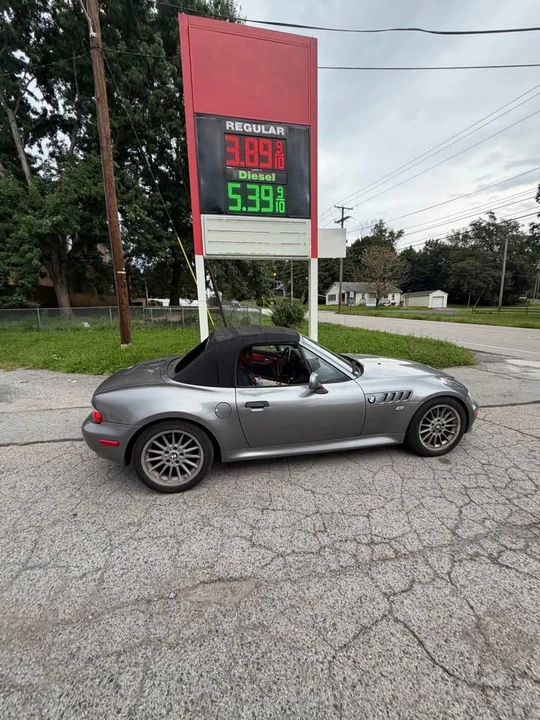 2002 BMW Z3 Roadster - Image 2 of 2