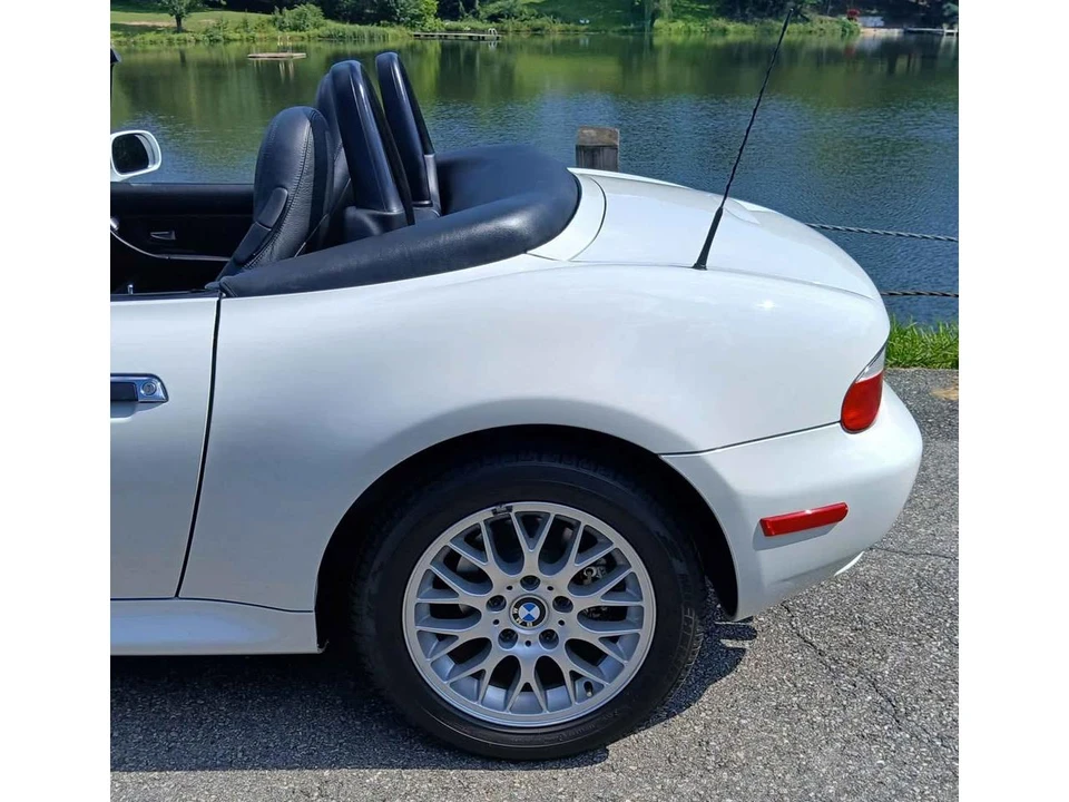 2002 BMW Z3 Roadster - Image 13 of 31