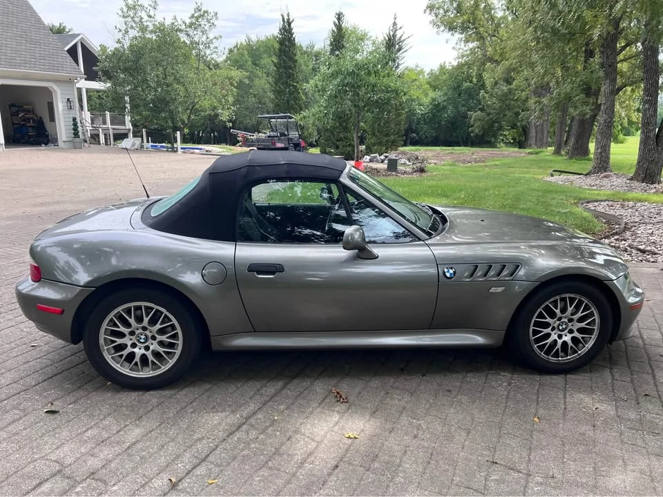 2002 BMW Z3 Roadster - Image 2 of 10