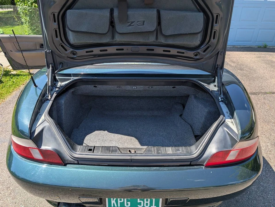 2002 BMW Z3 - Image 19 of 24
