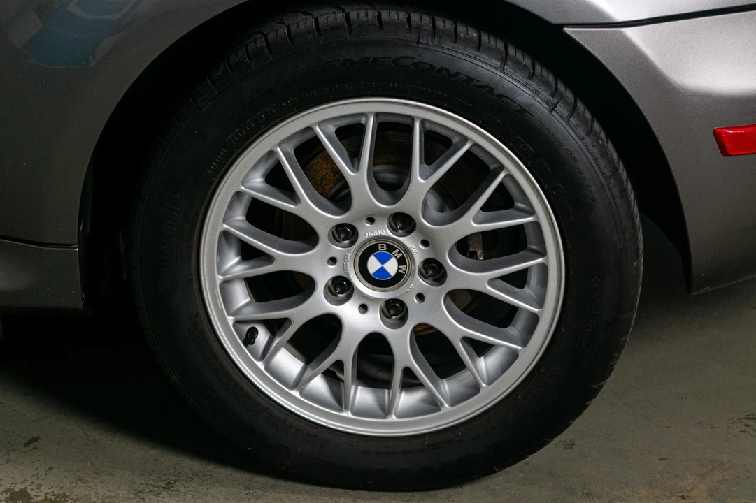 2002 BMW Z3 Roadster - Image 17 of 31
