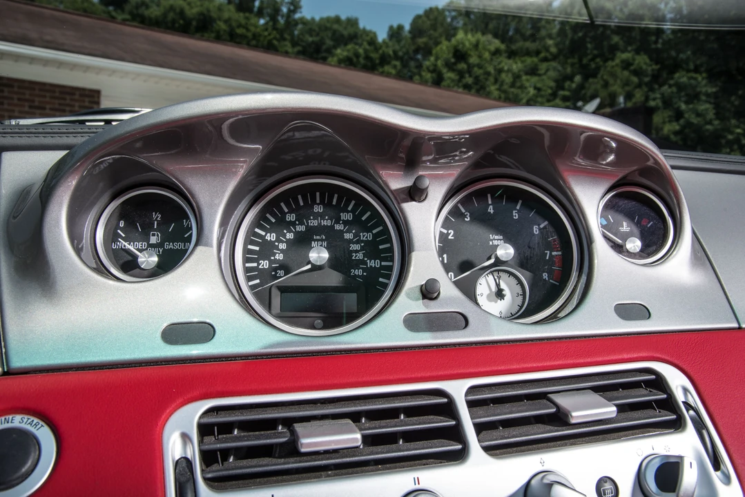 2002 BMW Z8 - Image 30 of 31