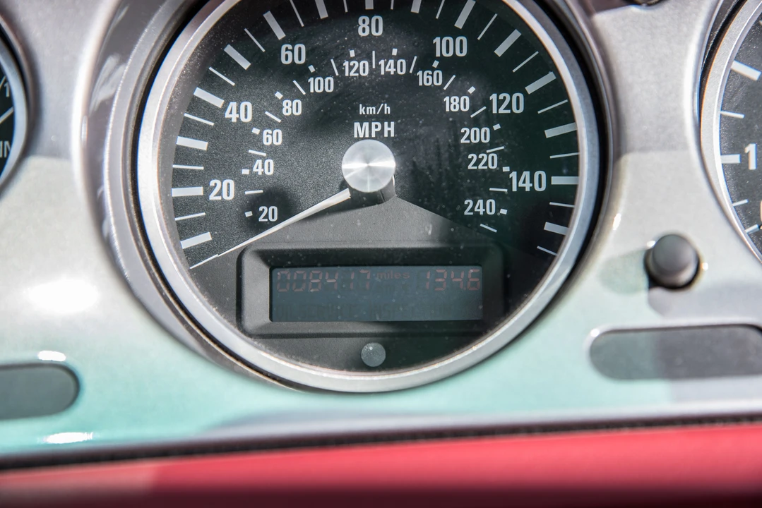 2002 BMW Z8 - Image 29 of 31