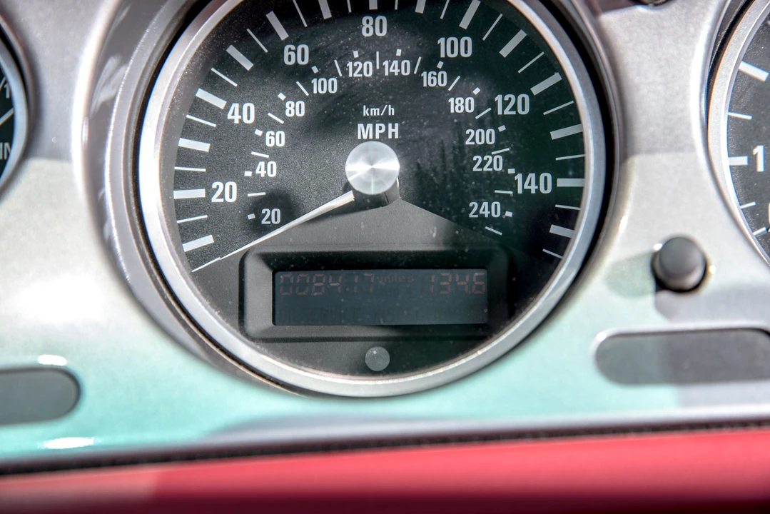 2002 BMW Z8 - Image 14 of 31