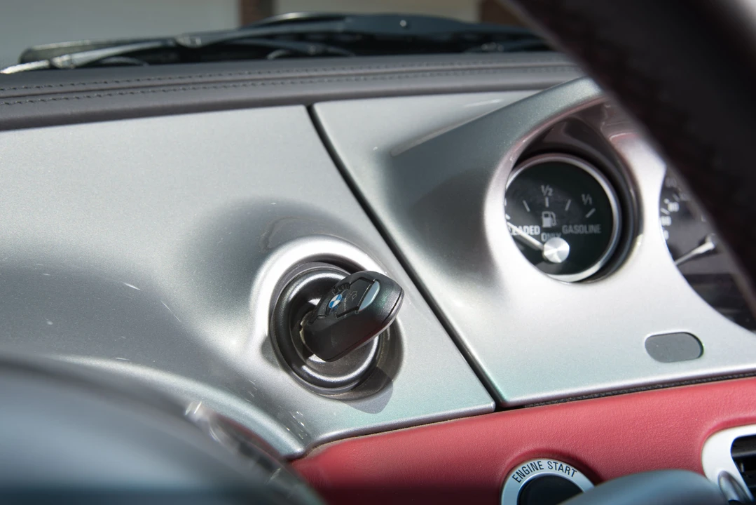 2002 BMW Z8 - Image 25 of 31