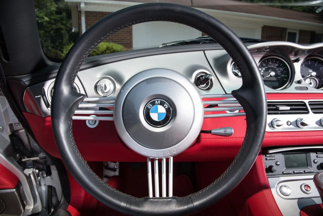2002 BMW Z8 - Image 28 of 31