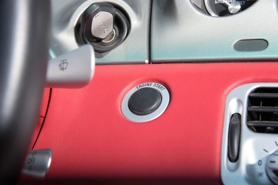 2002 BMW Z8 - Image 24 of 31