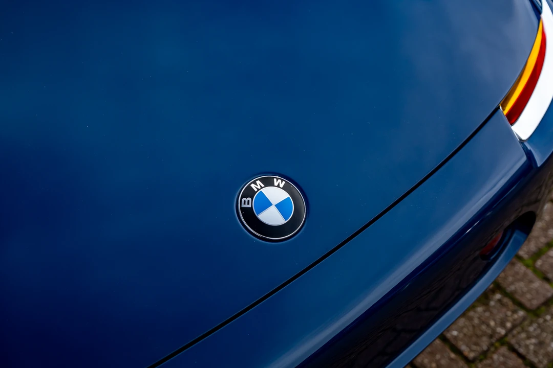 2002 BMW Z8 - Image 28 of 31