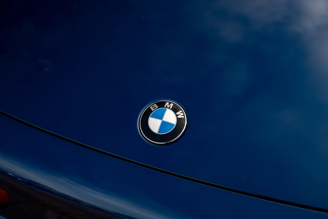 2002 BMW Z8 - Image 29 of 31