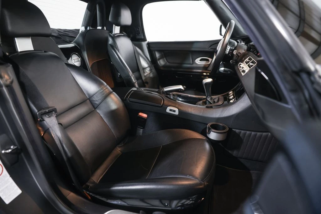 2002 BMW Z8 - Image 28 of 31