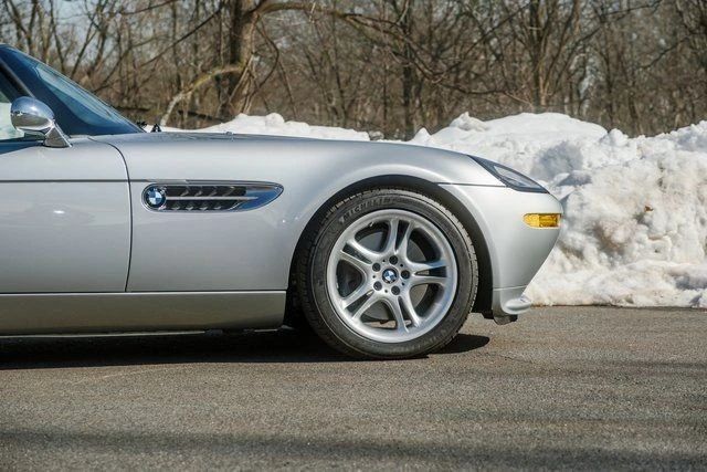 2002 BMW Z8 - Image 16 of 31