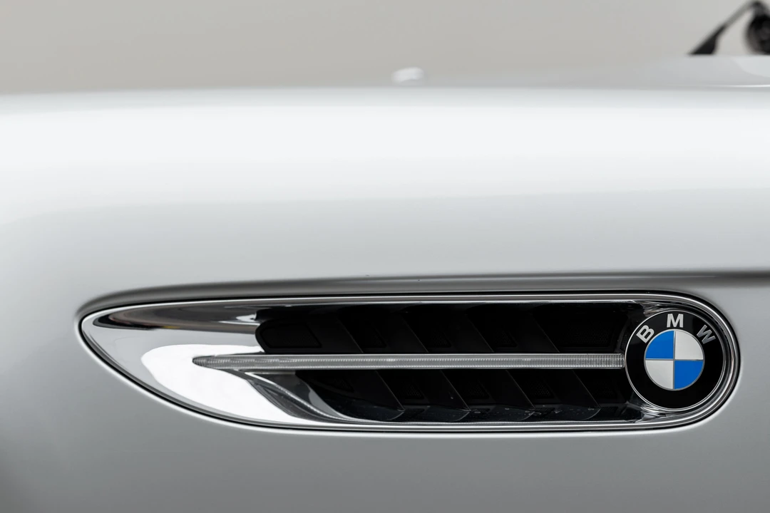 2002 BMW Z8 - Image 7 of 31