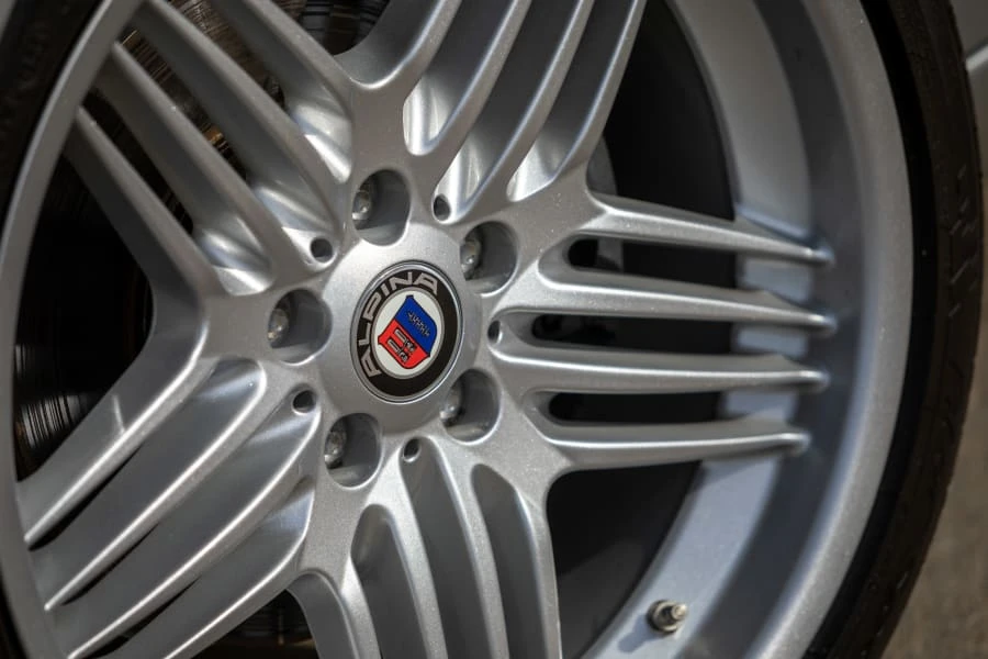 2002 BMW Z8 - Image 10 of 25
