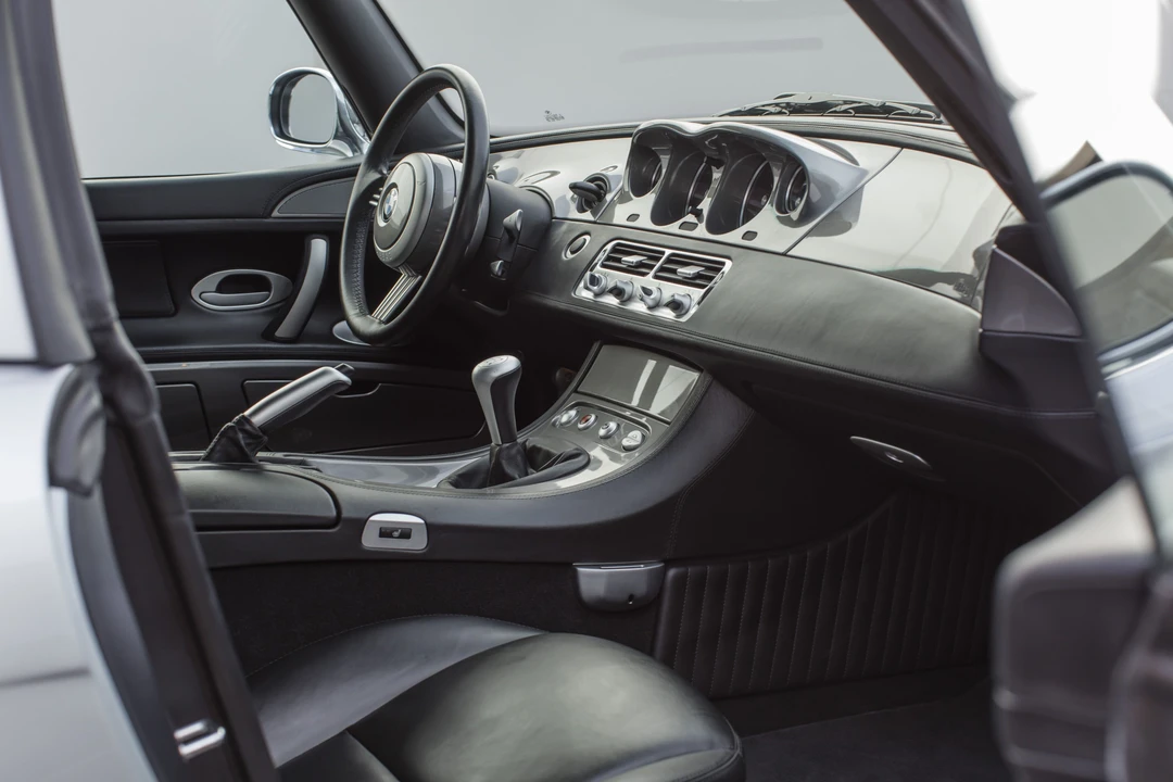 2002 BMW Z8 - Image 28 of 31