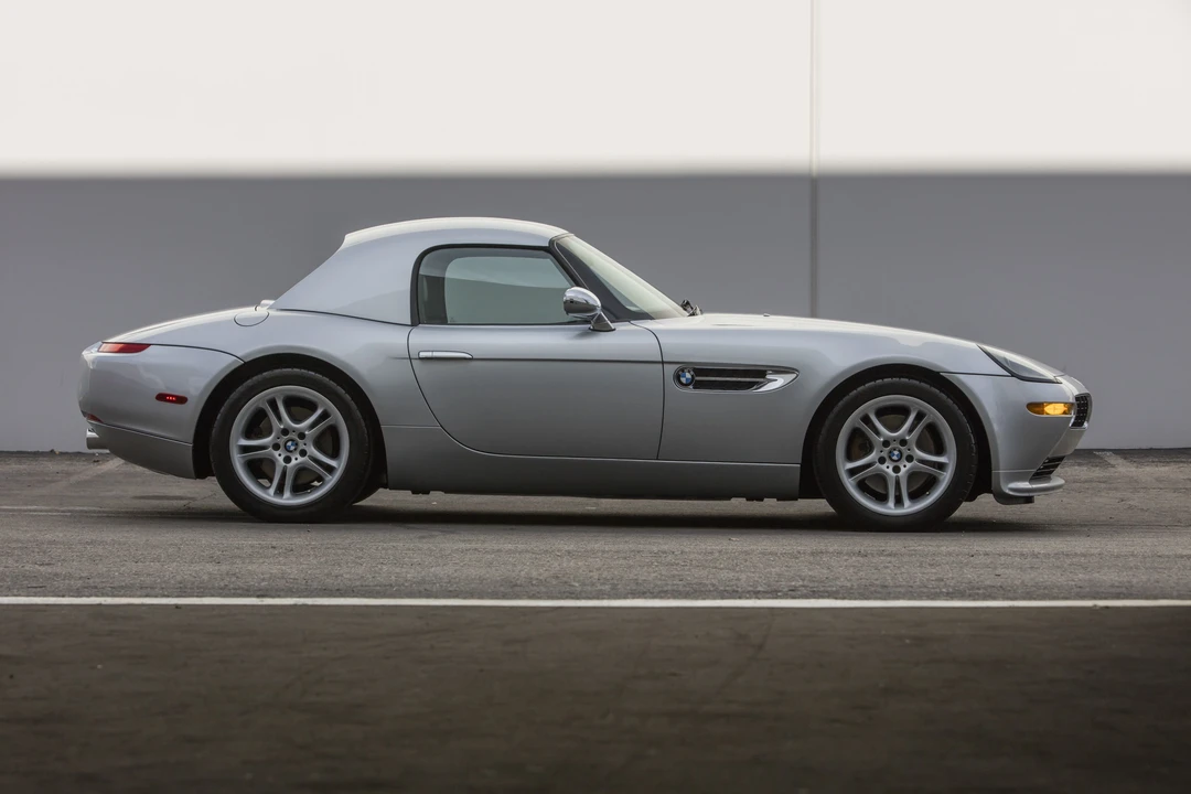 2002 BMW Z8 - Image 10 of 31