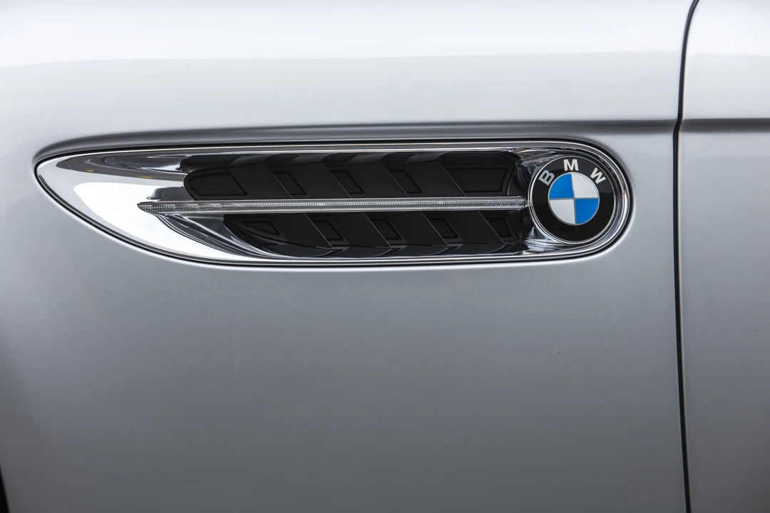 2002 BMW Z8 - Image 26 of 31