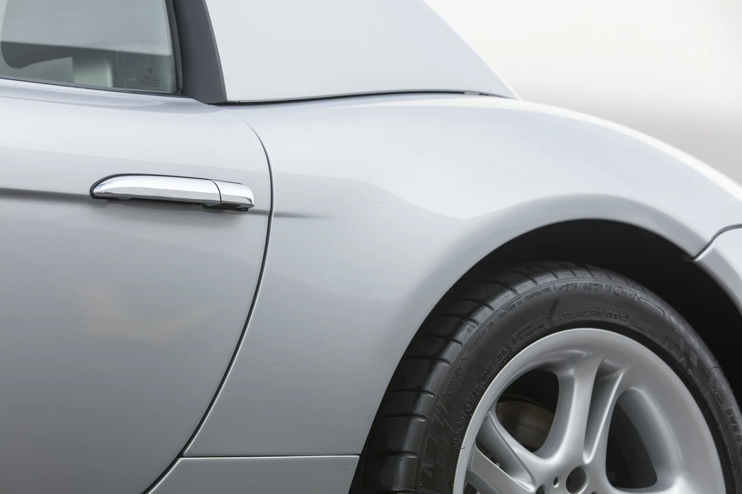 2002 BMW Z8 - Image 25 of 31
