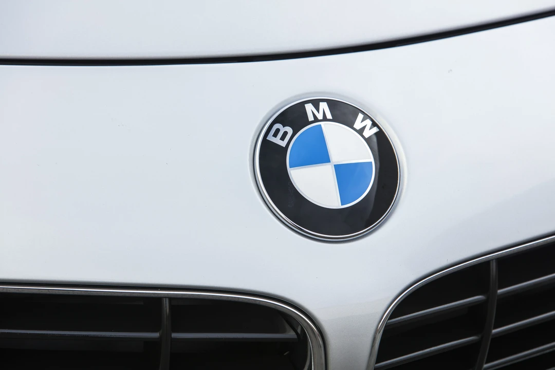 2002 BMW Z8 - Image 23 of 31