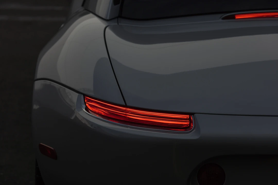 2002 BMW Z8 - Image 19 of 31