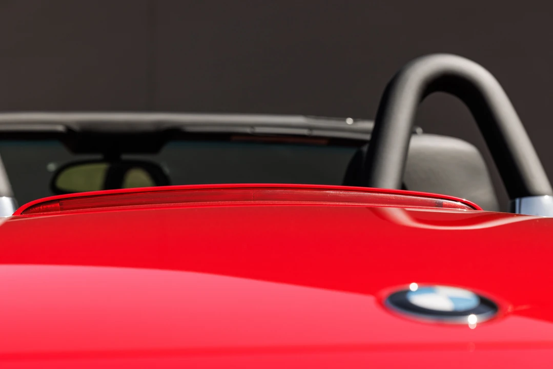 2002 BMW Z8 - Image 31 of 31