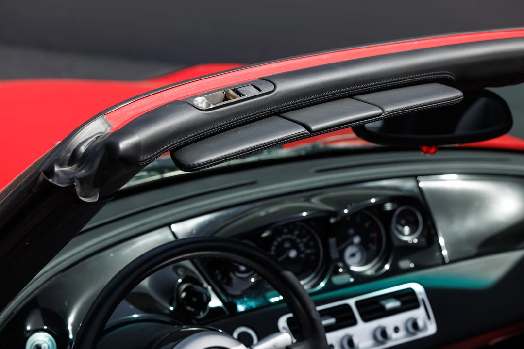 2002 BMW Z8 - Image 30 of 31