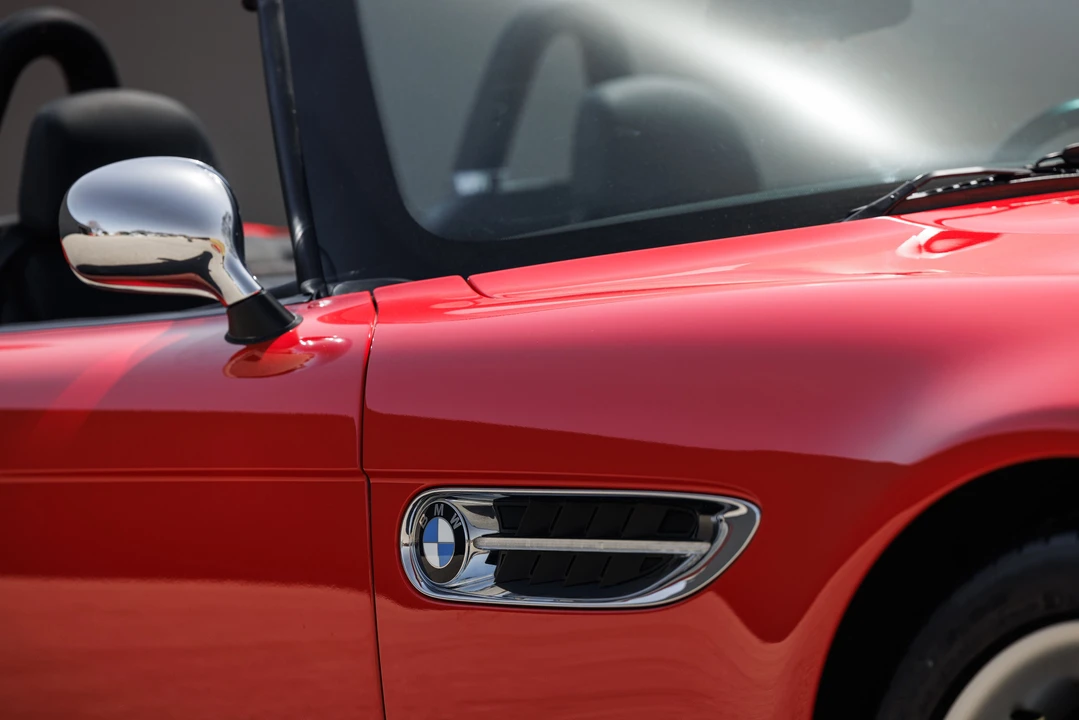 2002 BMW Z8 - Image 22 of 31