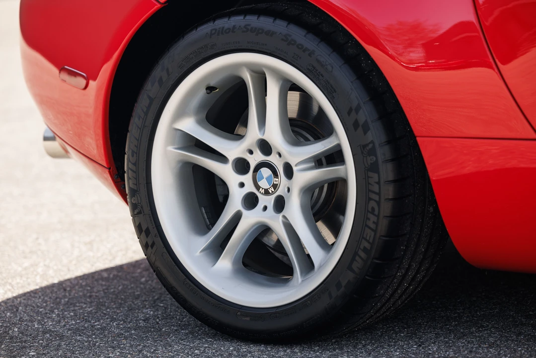 2002 BMW Z8 - Image 20 of 31