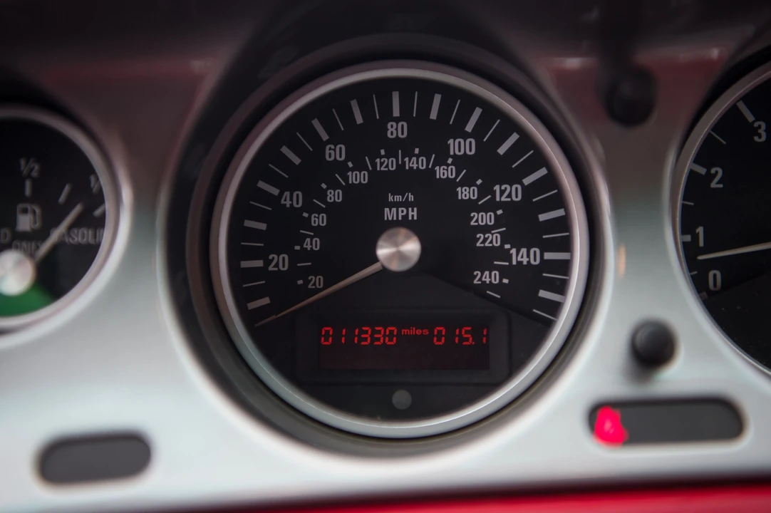 2002 BMW Z8 - Image 29 of 31