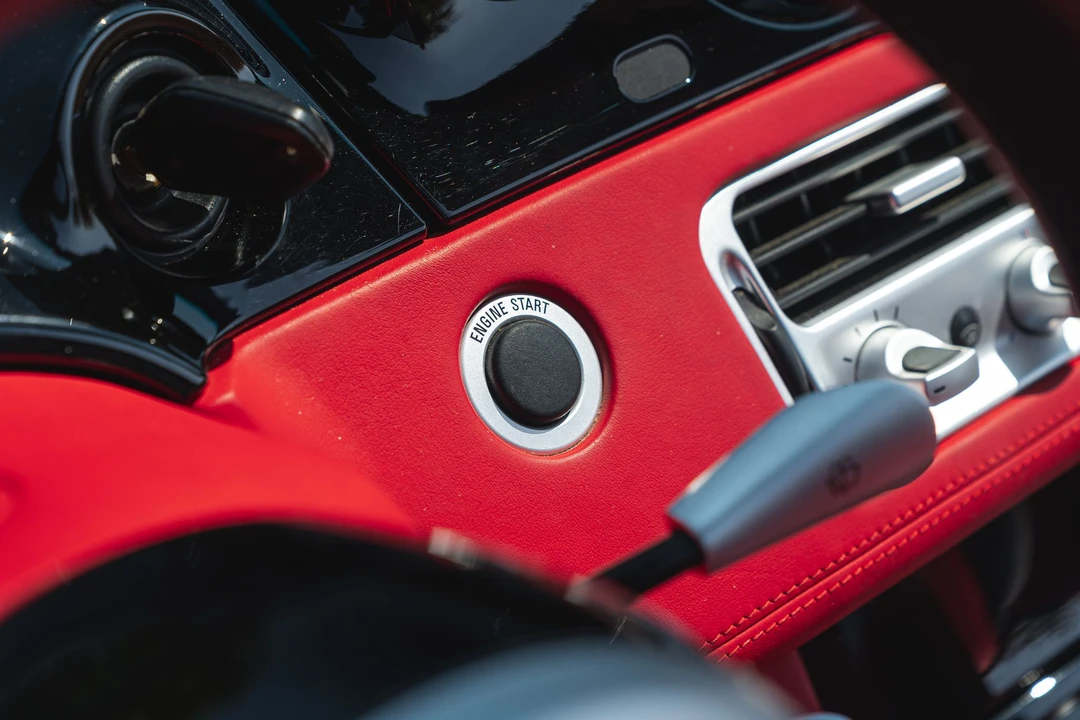 2002 BMW Z8 - Image 30 of 31