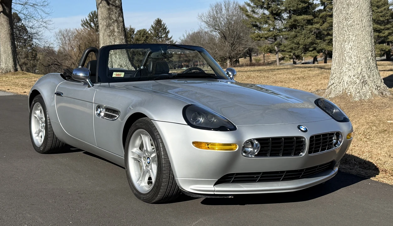 2002 BMW Z8 - Image 2 of 8