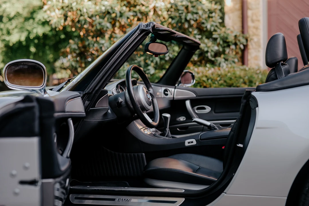 2002 BMW Z8 - Image 27 of 31
