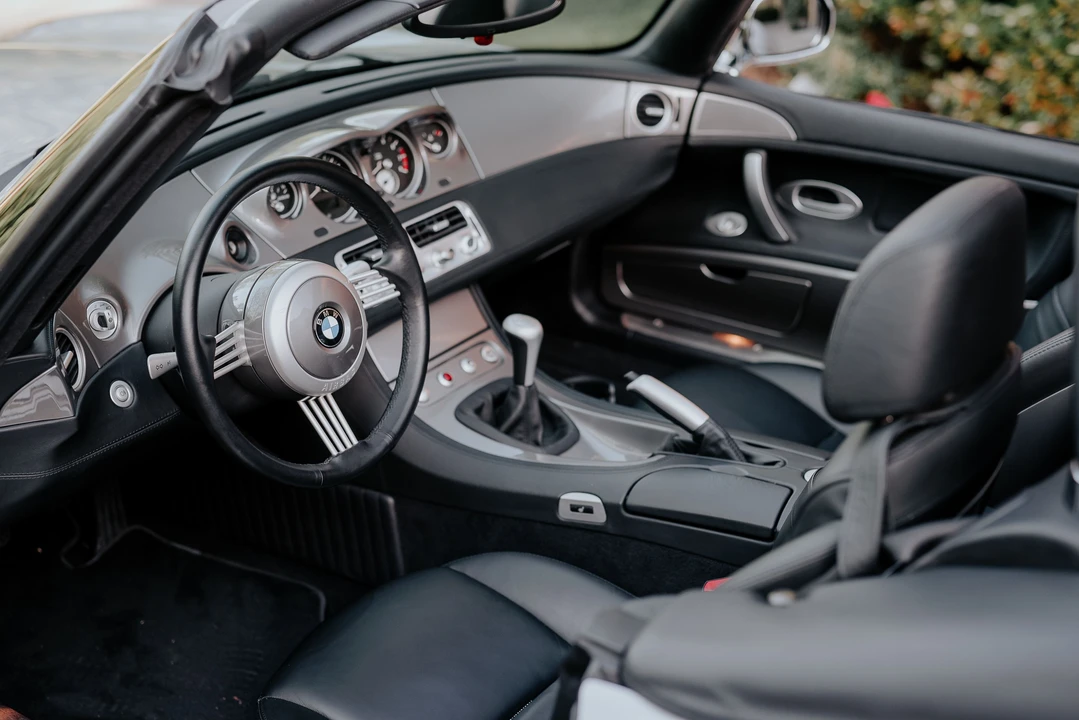 2002 BMW Z8 - Image 25 of 31