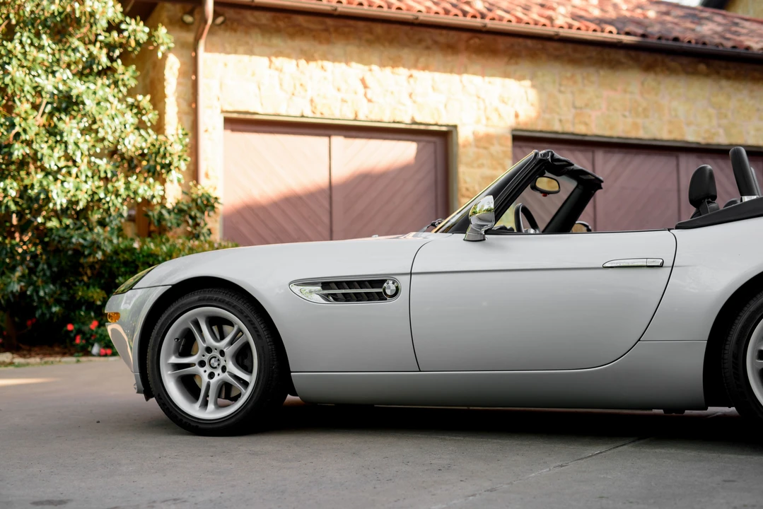 2002 BMW Z8 - Image 19 of 31