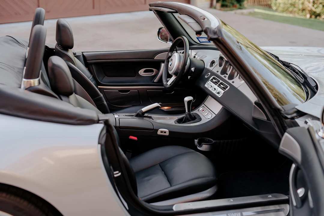 2002 BMW Z8 - Image 29 of 31