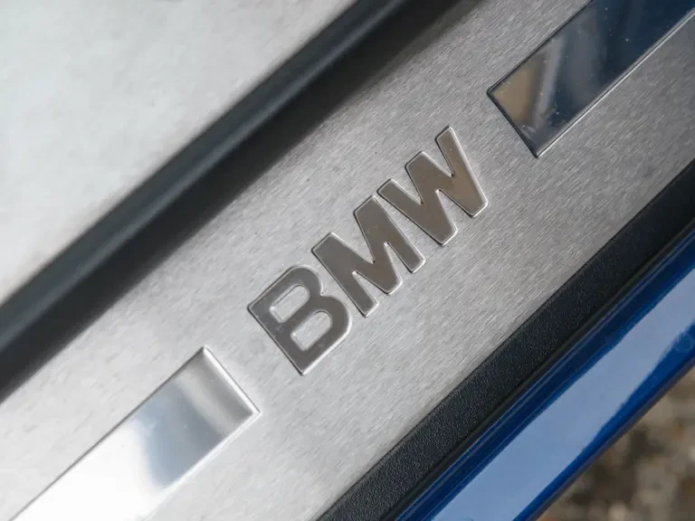 2002 BMW Z8 - Image 28 of 31