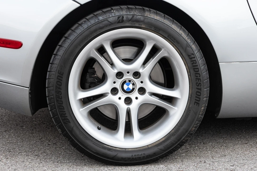 2002 BMW Z8 - Image 27 of 31
