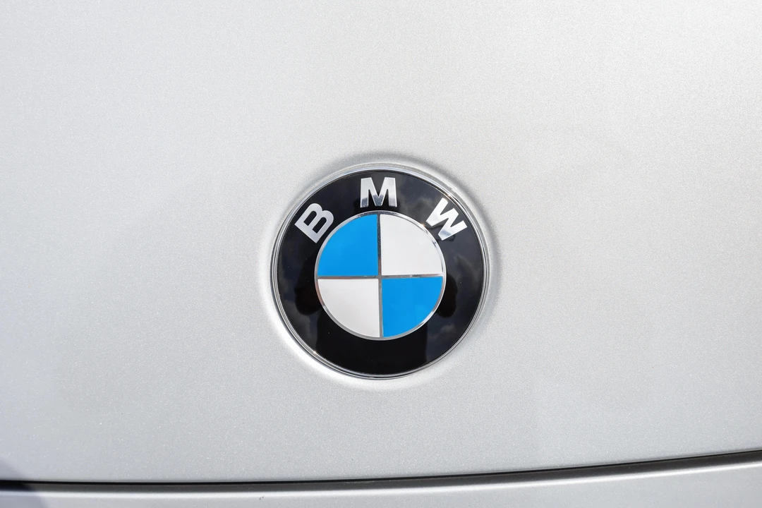 2002 BMW Z8 - Image 23 of 31